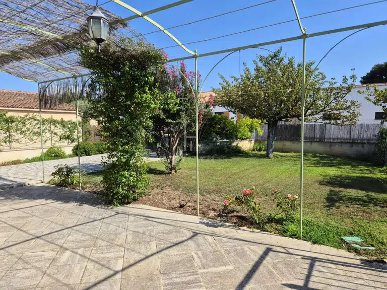 Maison Saint-Rémy-de-Provence - 2 chambres - 99m²