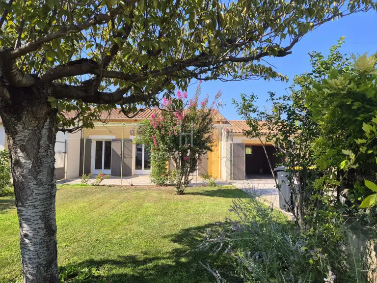 Maison Saint-Rémy-de-Provence - 2 chambres - 99m²