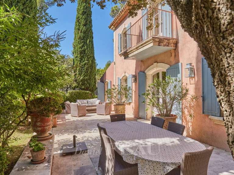 Maison Saint-Rémy-de-Provence - 4 chambres - 230m²