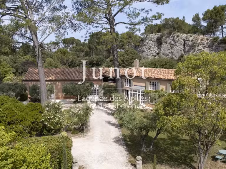 Maison Saint-Rémy-de-Provence - 5 chambres - 300m²