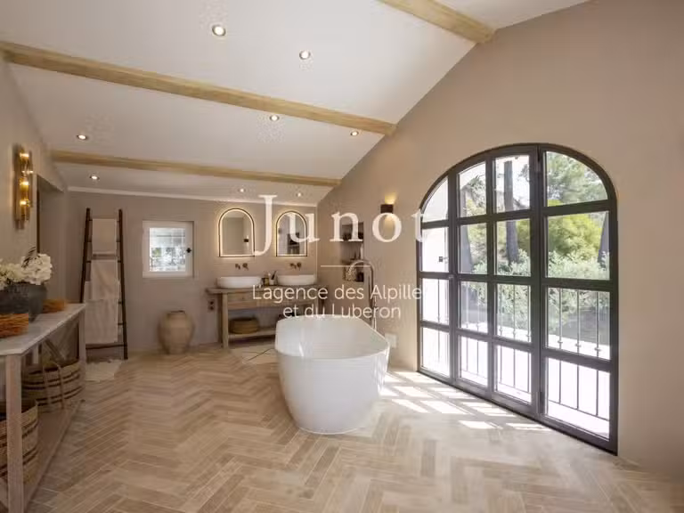 Maison Saint-Rémy-de-Provence - 5 chambres - 300m²