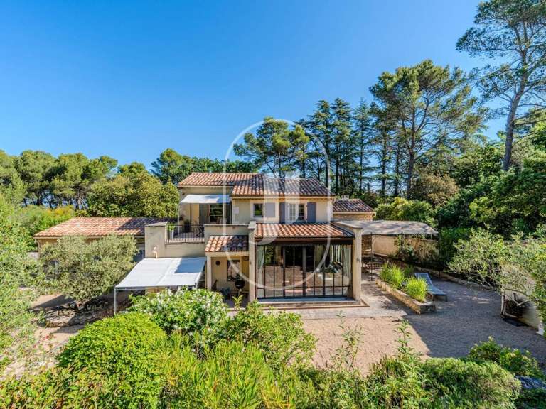 Property Saint-Rémy-de-Provence - 5 bedrooms - 224m²