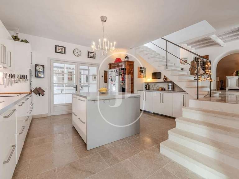 Property Saint-Rémy-de-Provence - 5 bedrooms - 224m²