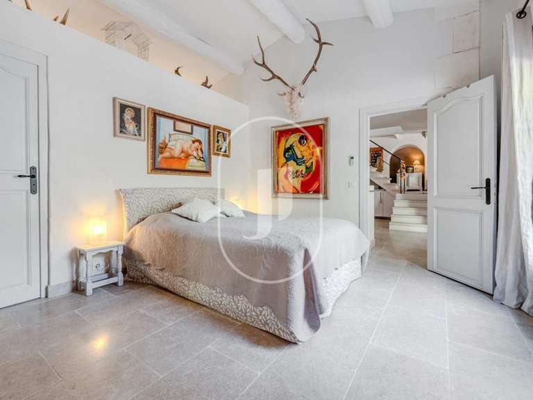 Property Saint-Rémy-de-Provence - 5 bedrooms - 224m²
