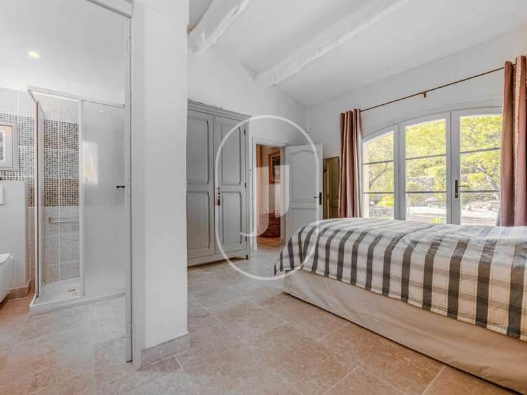 Property Saint-Rémy-de-Provence - 5 bedrooms - 224m²