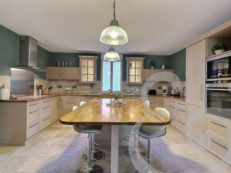 Propriété Saint-Rémy-de-Provence - 9 chambres - 572m²