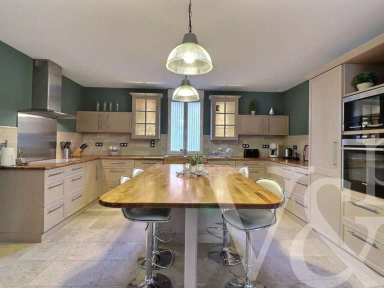 Propriété Saint-Rémy-de-Provence - 9 chambres - 572m²