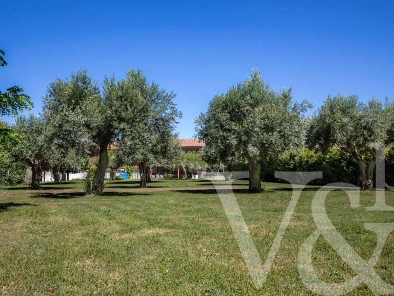 Propriété Saint-Rémy-de-Provence - 9 chambres - 572m²