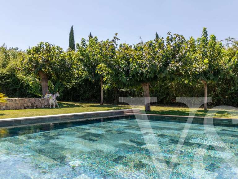Propriété Saint-Rémy-de-Provence - 9 chambres - 572m²