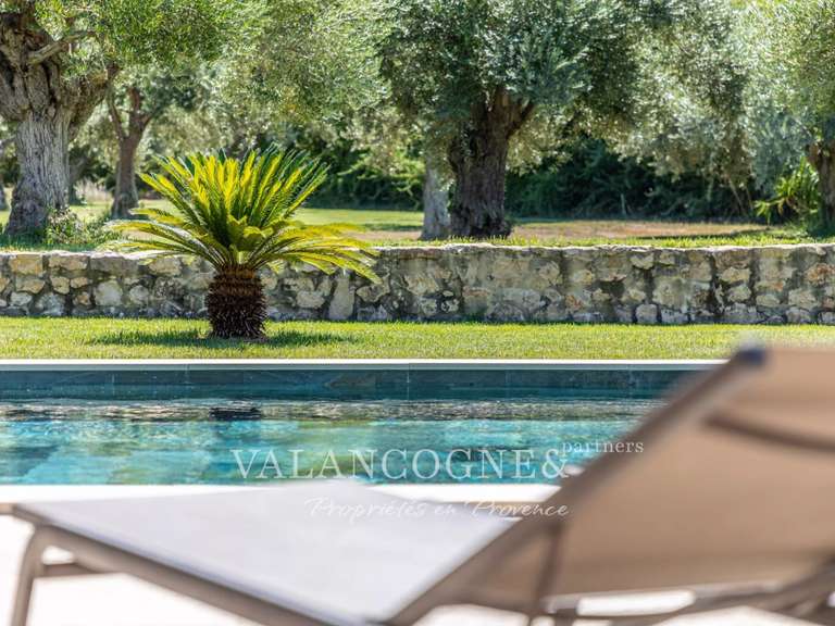 Propriété Saint-Rémy-de-Provence - 9 chambres - 572m²