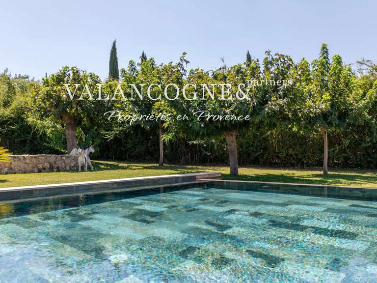 Propriété Saint-Rémy-de-Provence - 9 chambres - 572m²