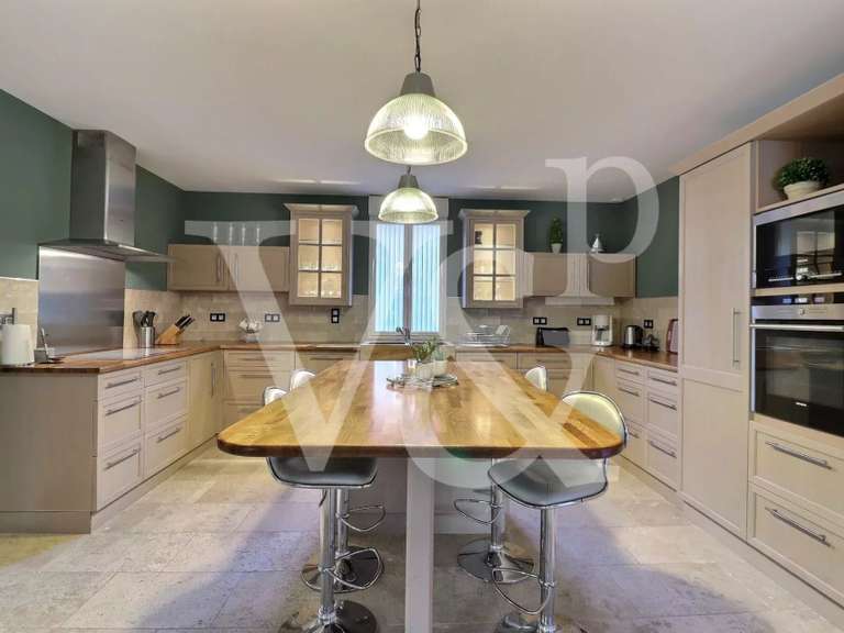 Propriété Saint-Rémy-de-Provence - 9 chambres - 572m²