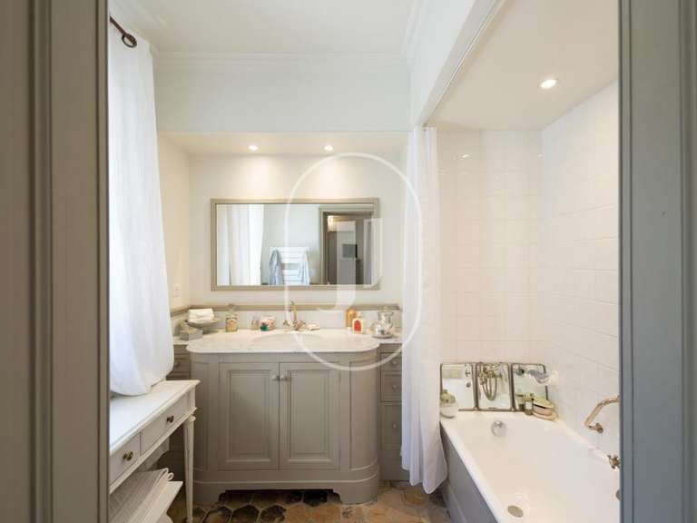 Property Saint-Rémy-de-Provence - 6 bedrooms - 300m²