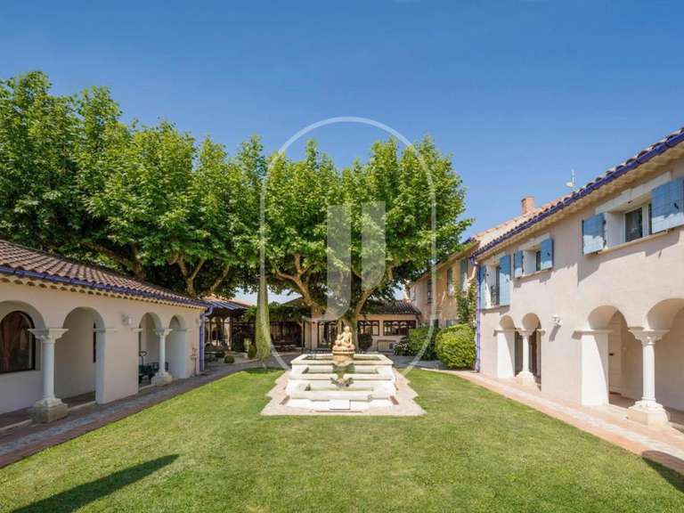 Propriété Saint-Rémy-de-Provence - 12 chambres - 1023m²