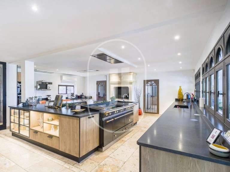 Propriété Saint-Rémy-de-Provence - 12 chambres - 1023m²