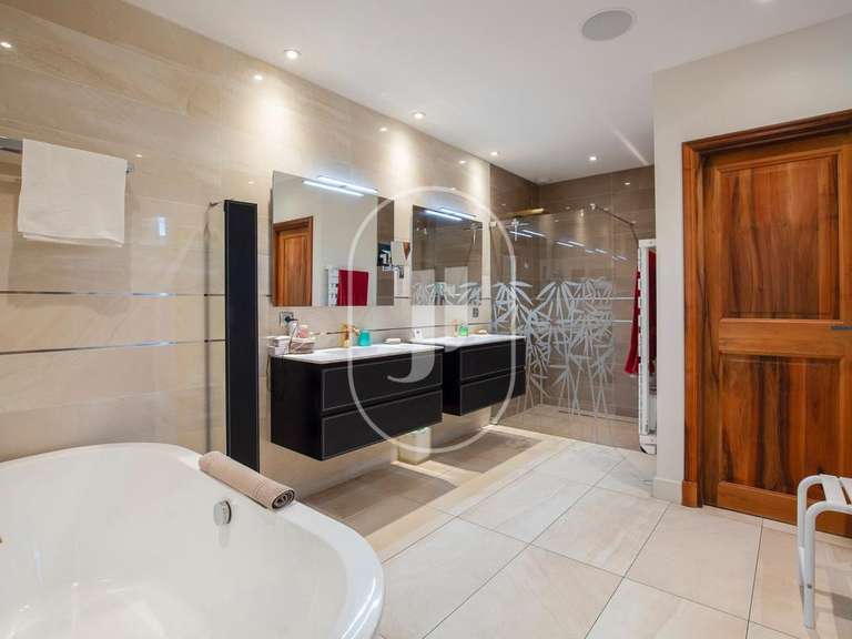 Propriété Saint-Rémy-de-Provence - 5 chambres - 268m²