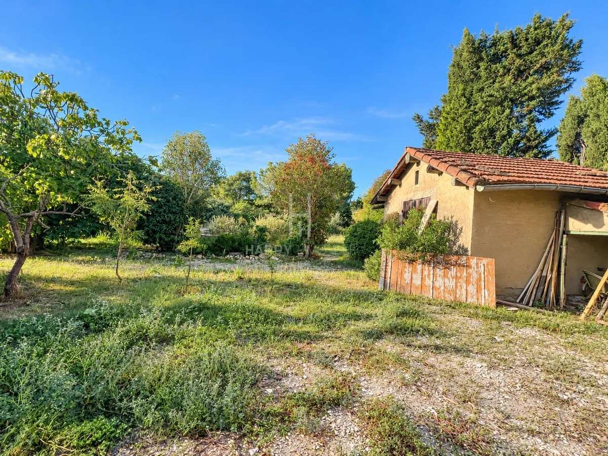 Land Saint-Rémy-de-Provence