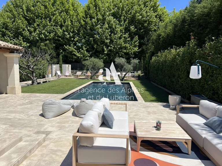Villa Saint-Rémy-de-Provence - 5 bedrooms - 250m²