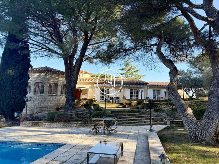 Villa Saint-Rémy-de-Provence - 3 chambres - 180m²
