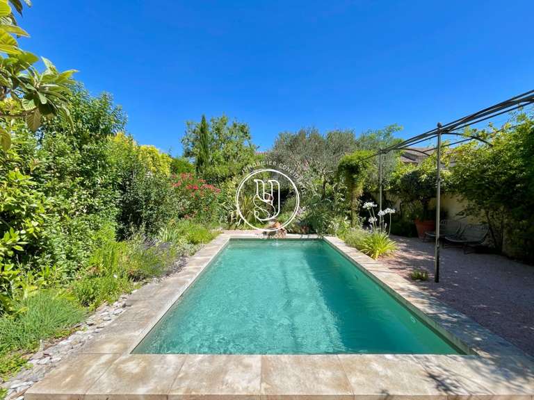 Villa Saint-Rémy-de-Provence - 4 bedrooms - 210m²