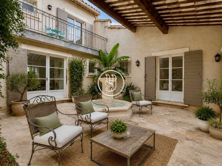 Villa Saint-Rémy-de-Provence - 5 bedrooms - 242m²