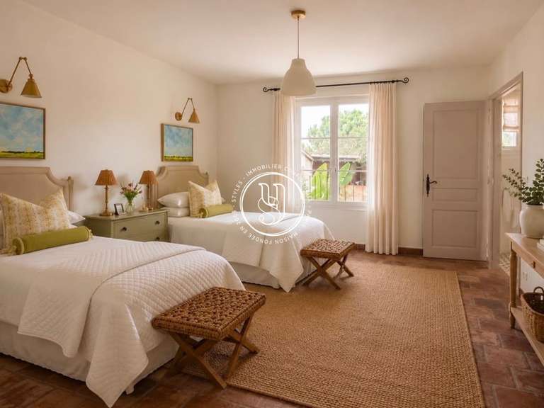 Villa Saint-Rémy-de-Provence - 5 bedrooms - 242m²