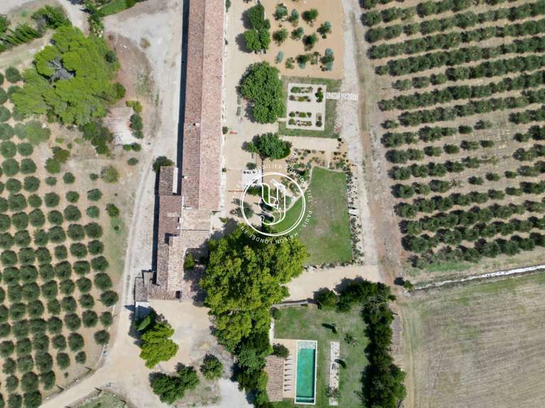 Villa Saint-Rémy-de-Provence - 8 chambres - 1213m²