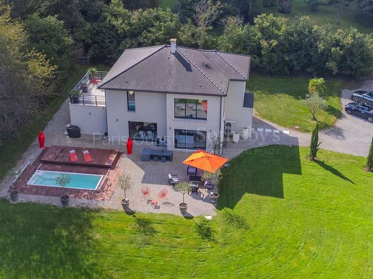 Maison Saint-Rémy-l'Honoré - 3 chambres - 183m²