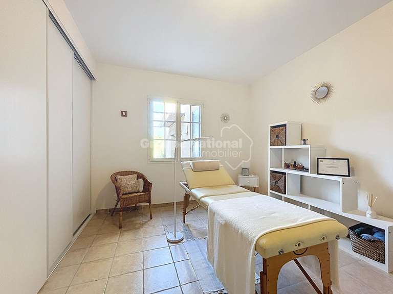 Maison Saint-Restitut - 7 chambres - 400m²