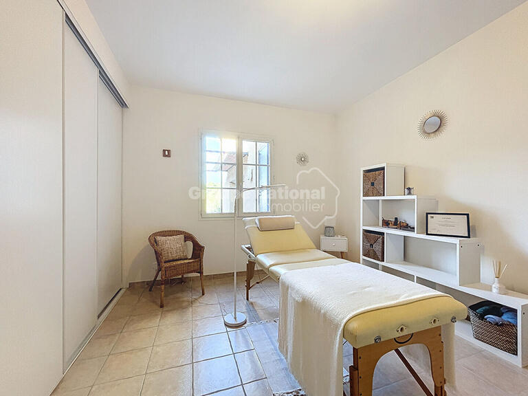Maison Saint-Restitut - 7 chambres - 400m²