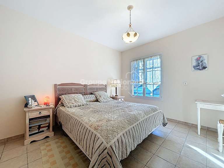 Maison Saint-Restitut - 7 chambres - 400m²