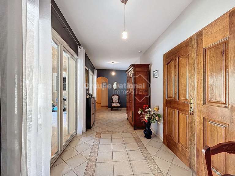 Maison Saint-Restitut - 5 chambres - 315m²