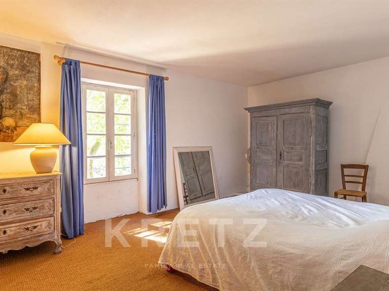 Maison Saint-Restitut - 7 chambres - 431m²