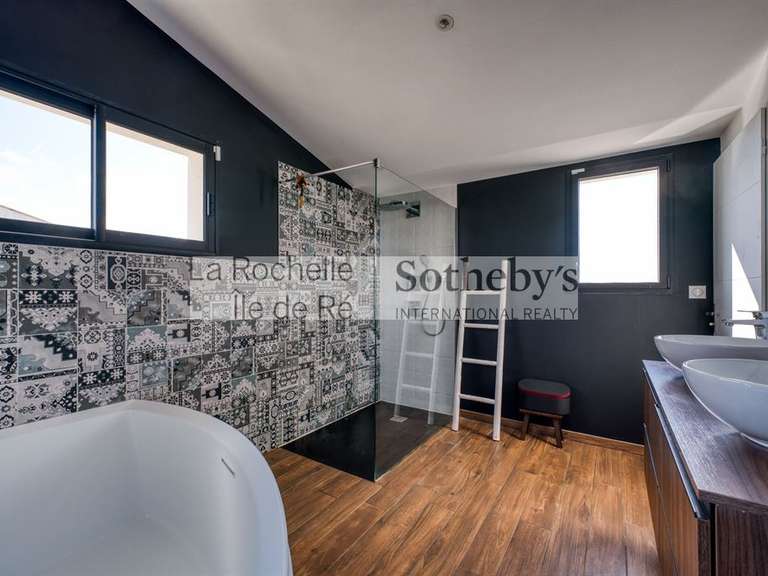 House Saint-Rogatien - 4 bedrooms - 193m²