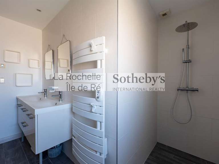 Maison Saint-Rogatien - 4 chambres - 236m²