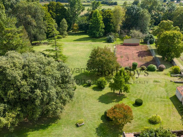 House Saint-Romain-de-Benet