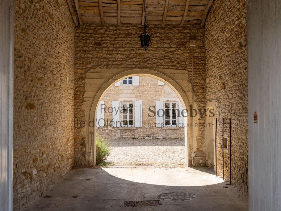 House Saint-Romain-de-Benet