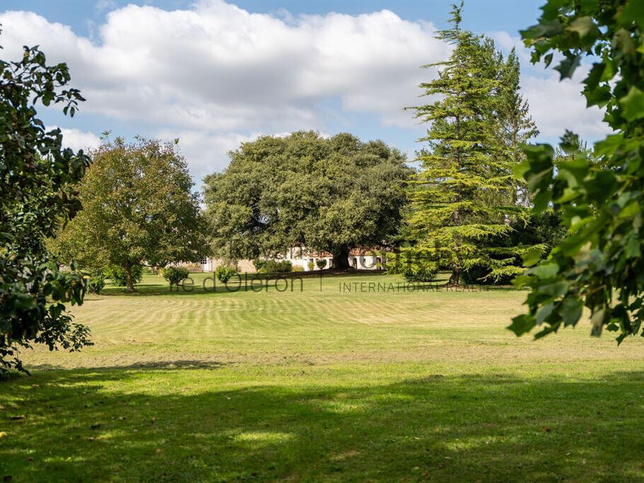 House Saint-Romain-de-Benet