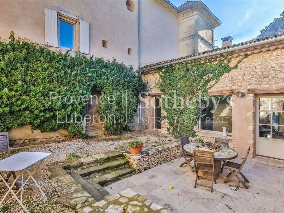 House Saint-Saturnin-lès-Apt