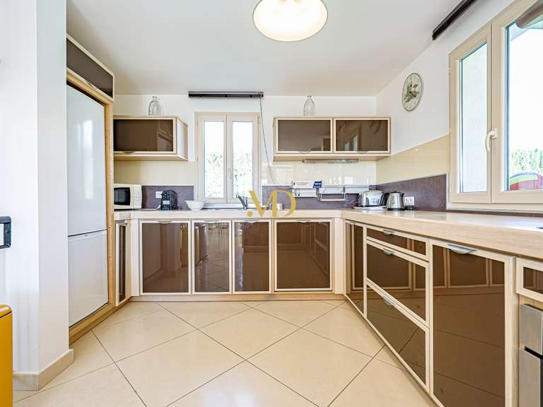 House Saint-Saturnin-lès-Apt - 4 bedrooms - 105m²