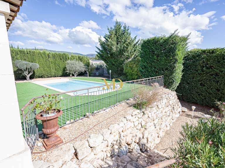House Saint-Saturnin-lès-Apt - 4 bedrooms - 105m²