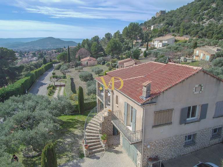 House Saint-Saturnin-lès-Apt - 5 bedrooms - 168m²