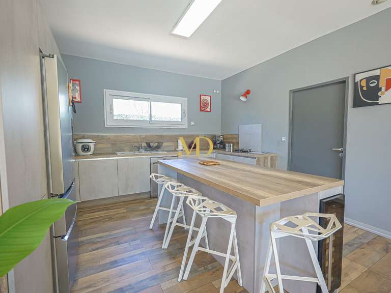 House Saint-Saturnin-lès-Apt - 3 bedrooms - 146m²