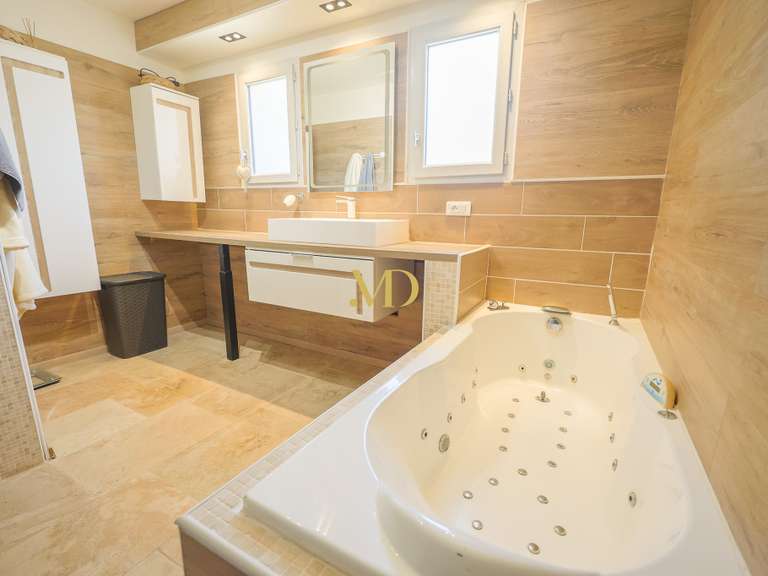 House Saint-Saturnin-lès-Apt - 3 bedrooms - 146m²