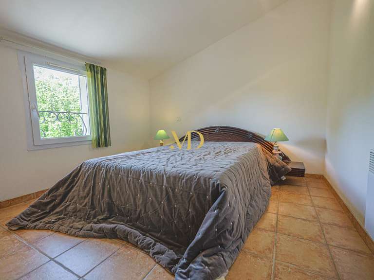 House Saint-Saturnin-lès-Apt - 5 bedrooms - 252m²