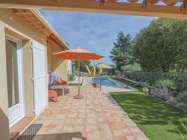House Saint-Saturnin-lès-Apt - 3 bedrooms - 126m²