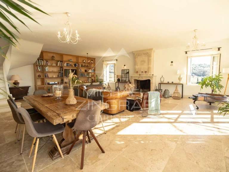 Maison Saint-Saturnin-lès-Apt - 6 chambres - 450m²