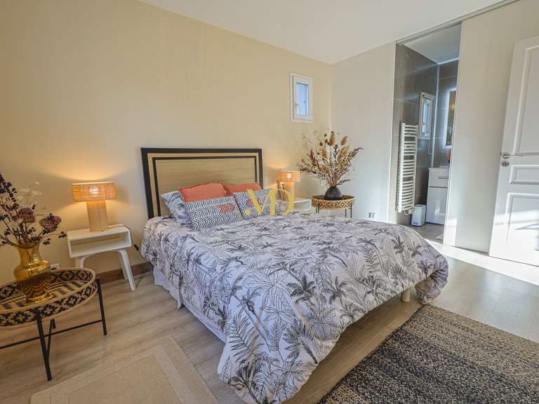 House Saint-Saturnin-lès-Apt - 5 bedrooms - 200m²