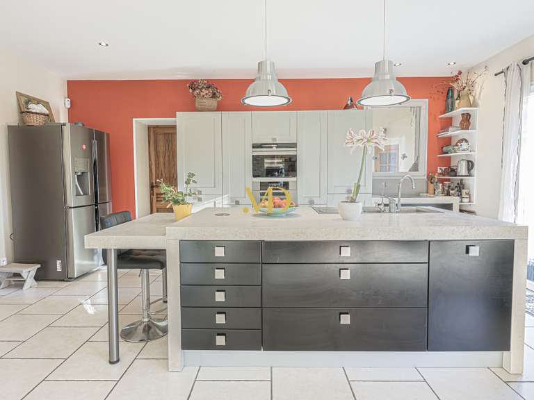 House Saint-Saturnin-lès-Apt - 5 bedrooms - 200m²