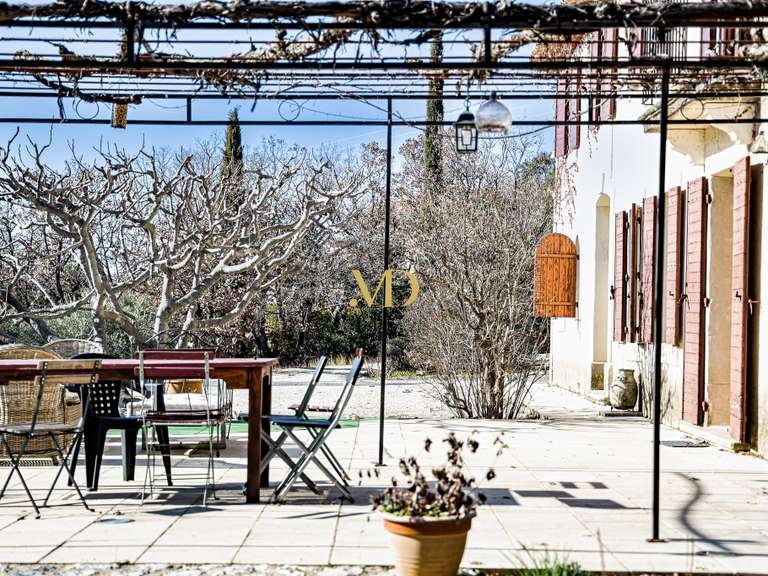 Maison Saint-Saturnin-lès-Apt - 4 chambres - 171m²